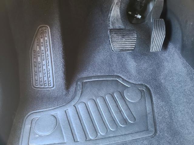 Used 2024 Jeep Compass Sport image 17