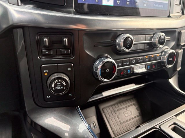 Used 2022 Ford F150 Lariat w/ Equipment Group 502A High AWD/4WD image 33