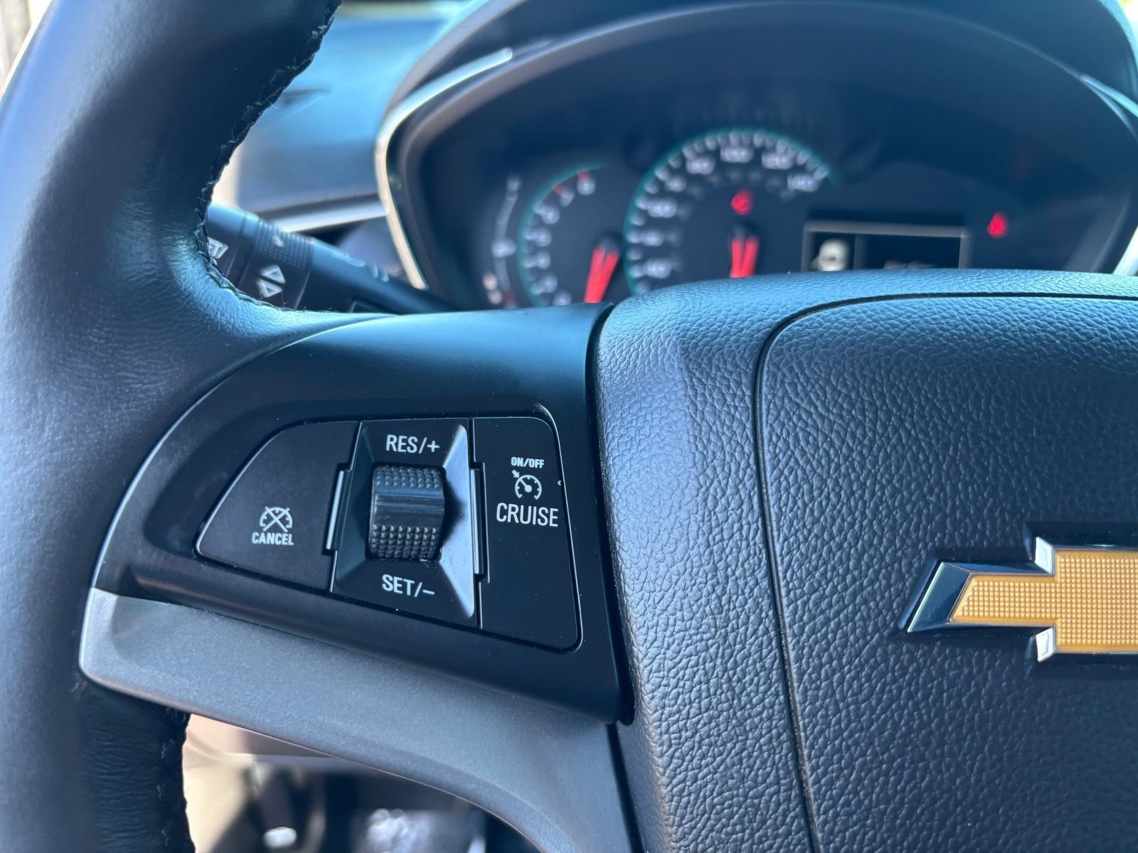 Used 2022 Chevrolet Trax LT w/ LT Convenience Package image 29