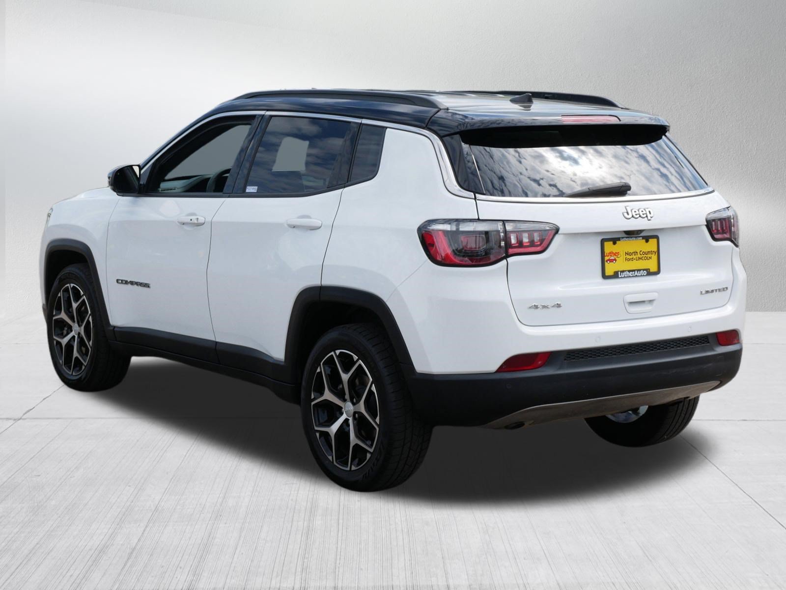 Used 2024 Jeep Compass Limited AWD/4WD image 5