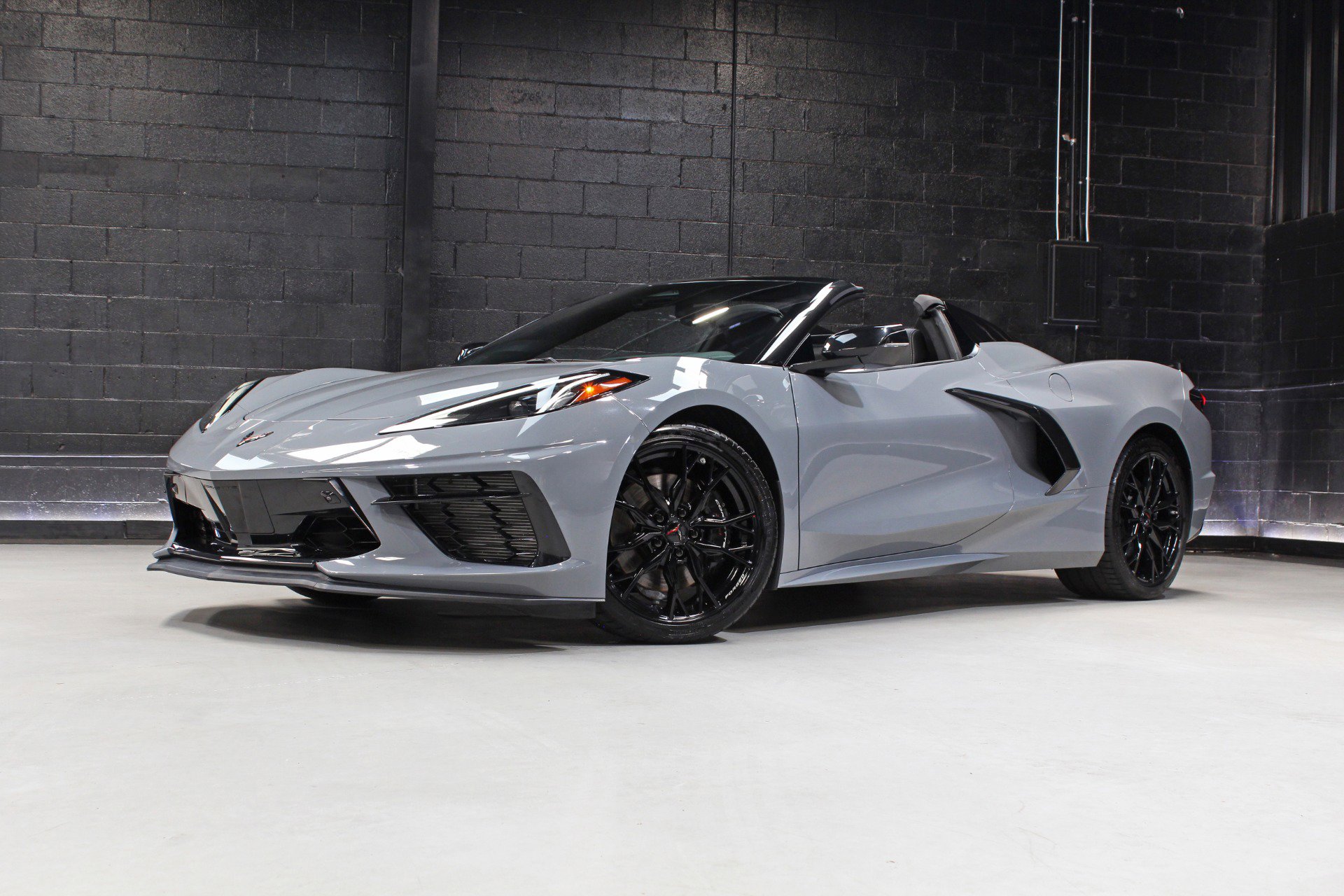 Used 2024 Chevrolet Corvette Stingray Premium Conv w/ Z51 Performance Package RWD image 6