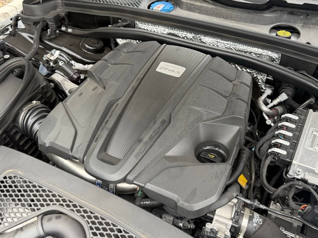Used 2023 Porsche Macan S AWD/4WD image 23