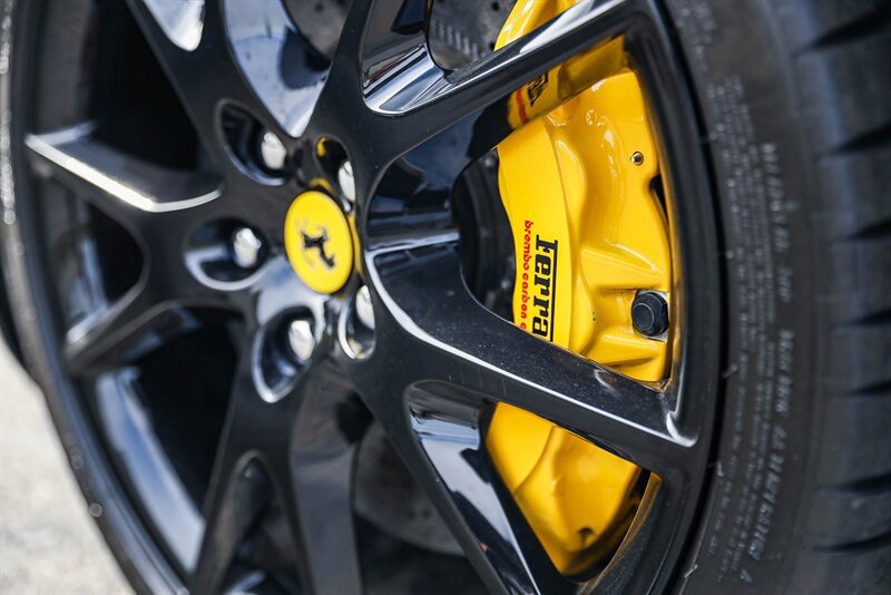Used 2010 Ferrari California RWD image 48