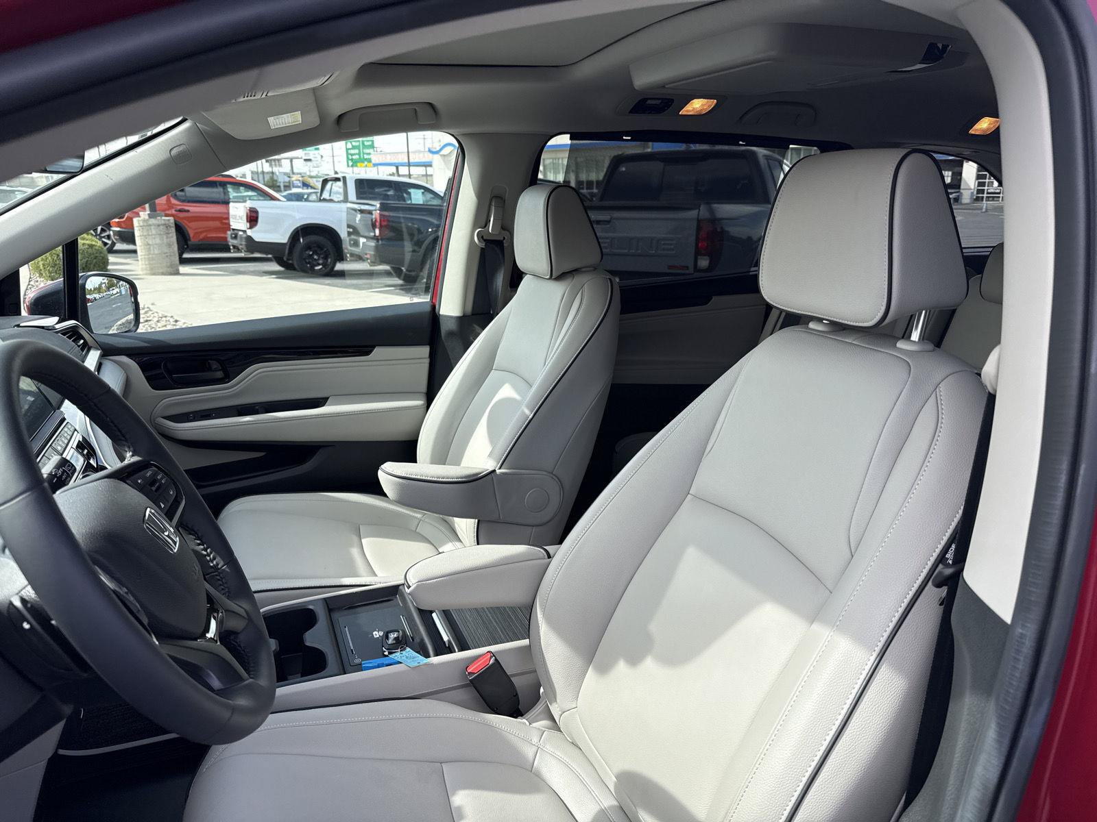 Used 2026 Honda Odyssey Touring image 14