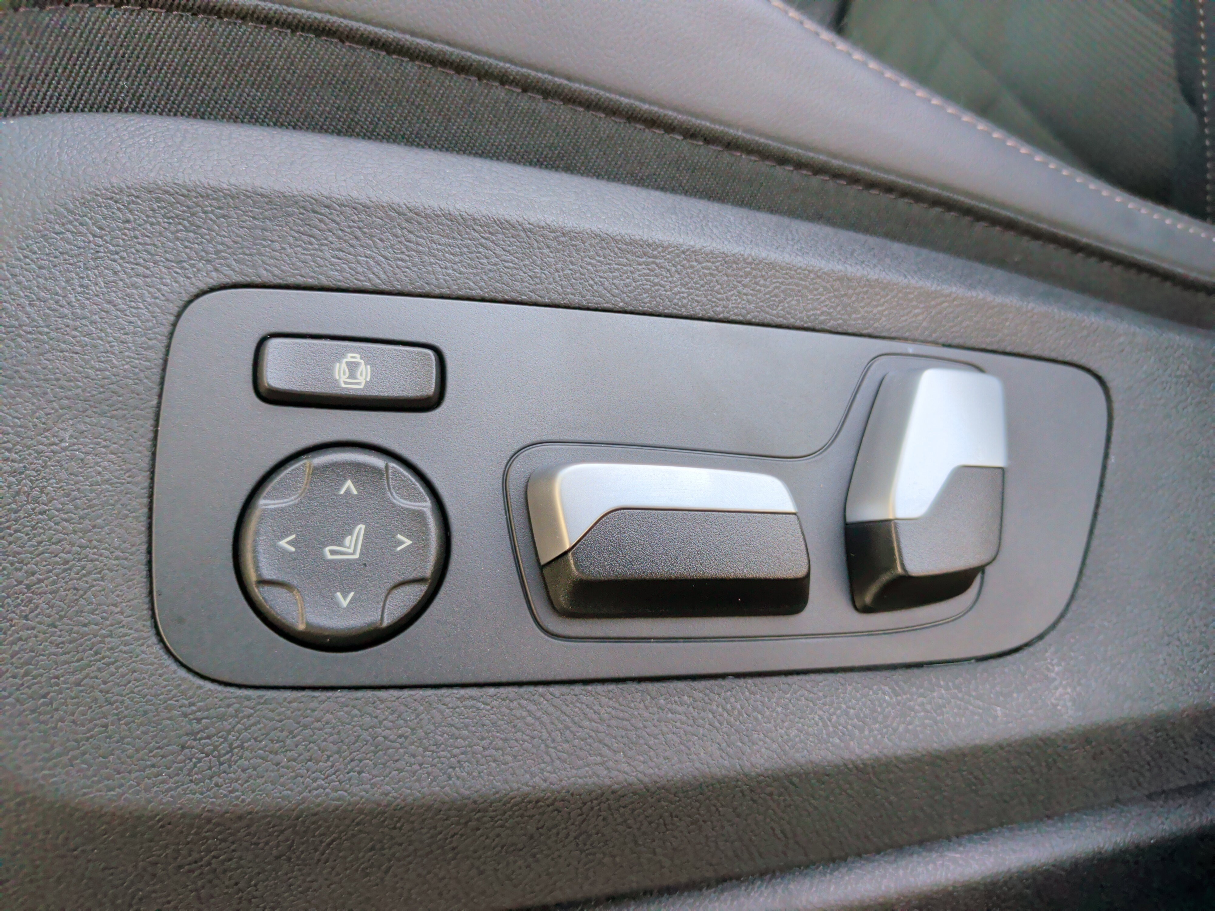 Certified 2026 BMW X5 xDrive40i w/ M Sport Package image 29