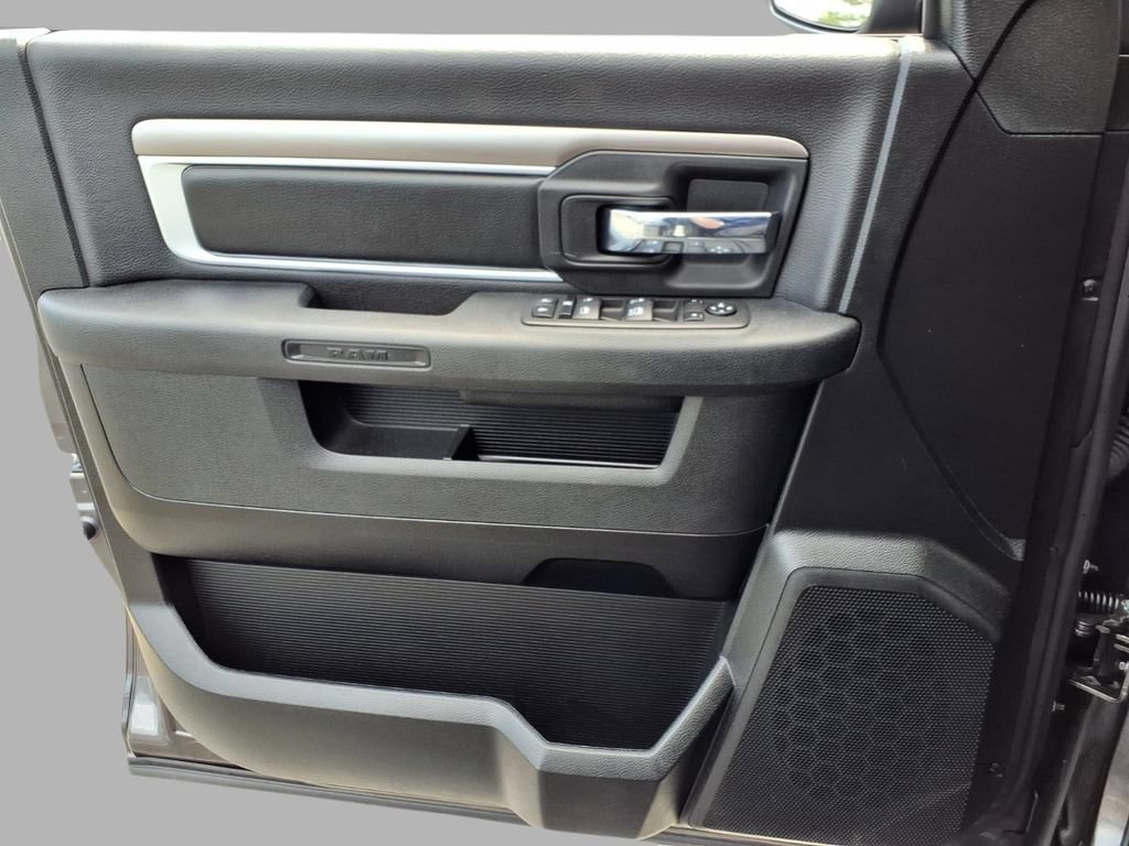Used 2024 RAM 1500 Warlock AWD/4WD image 17