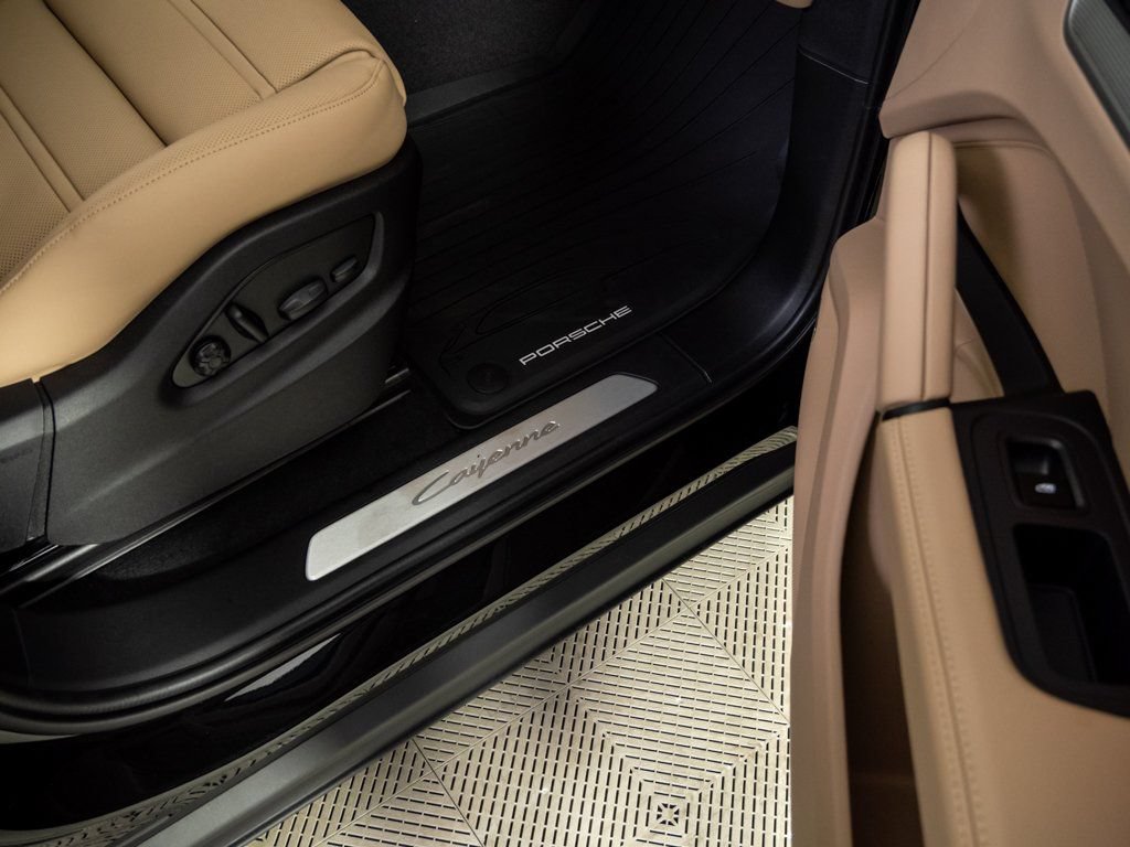 Certified 2026 Porsche Cayenne Coupe AWD/4WD image 26