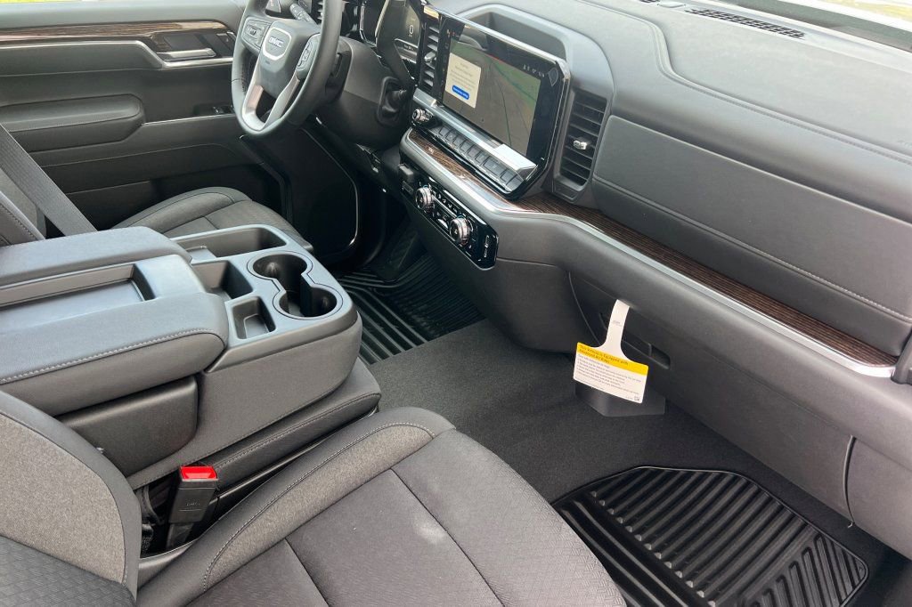 Used 2025 GMC Sierra 1500 Elevation image 12