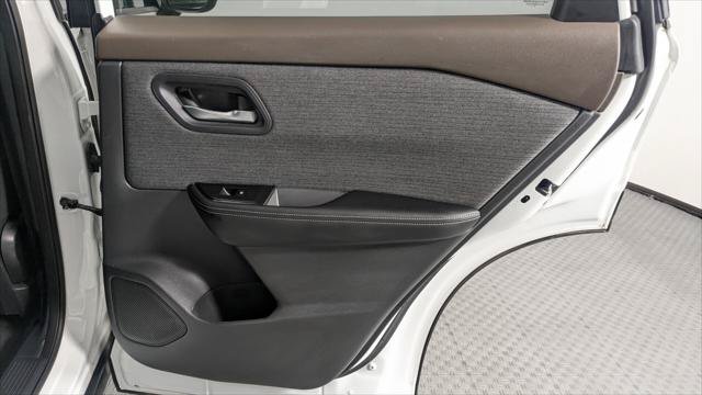 Used 2022 Nissan Rogue SV FWD image 21
