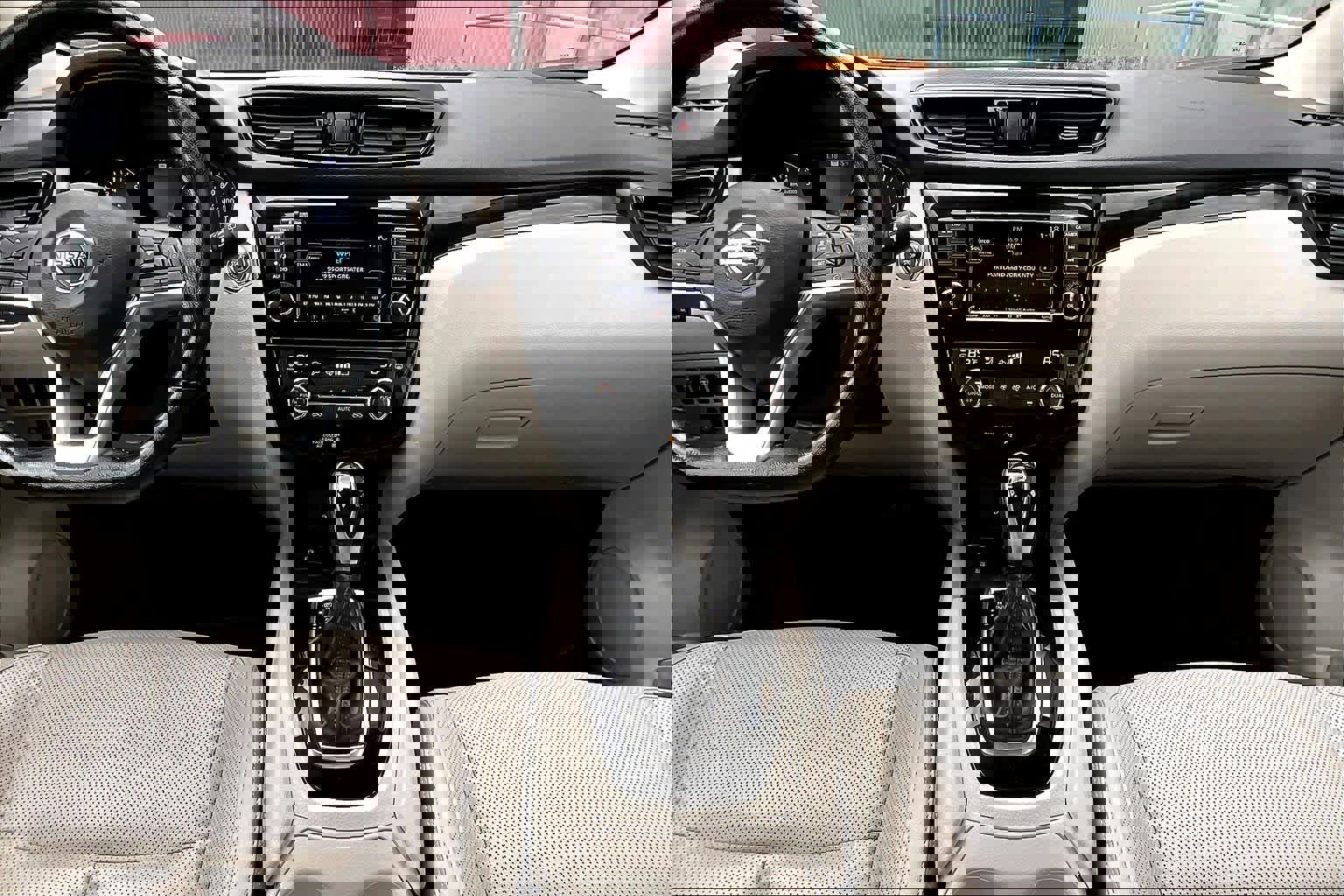 Used 2022 Nissan Rogue Sport SL w/ Premium Package image 16