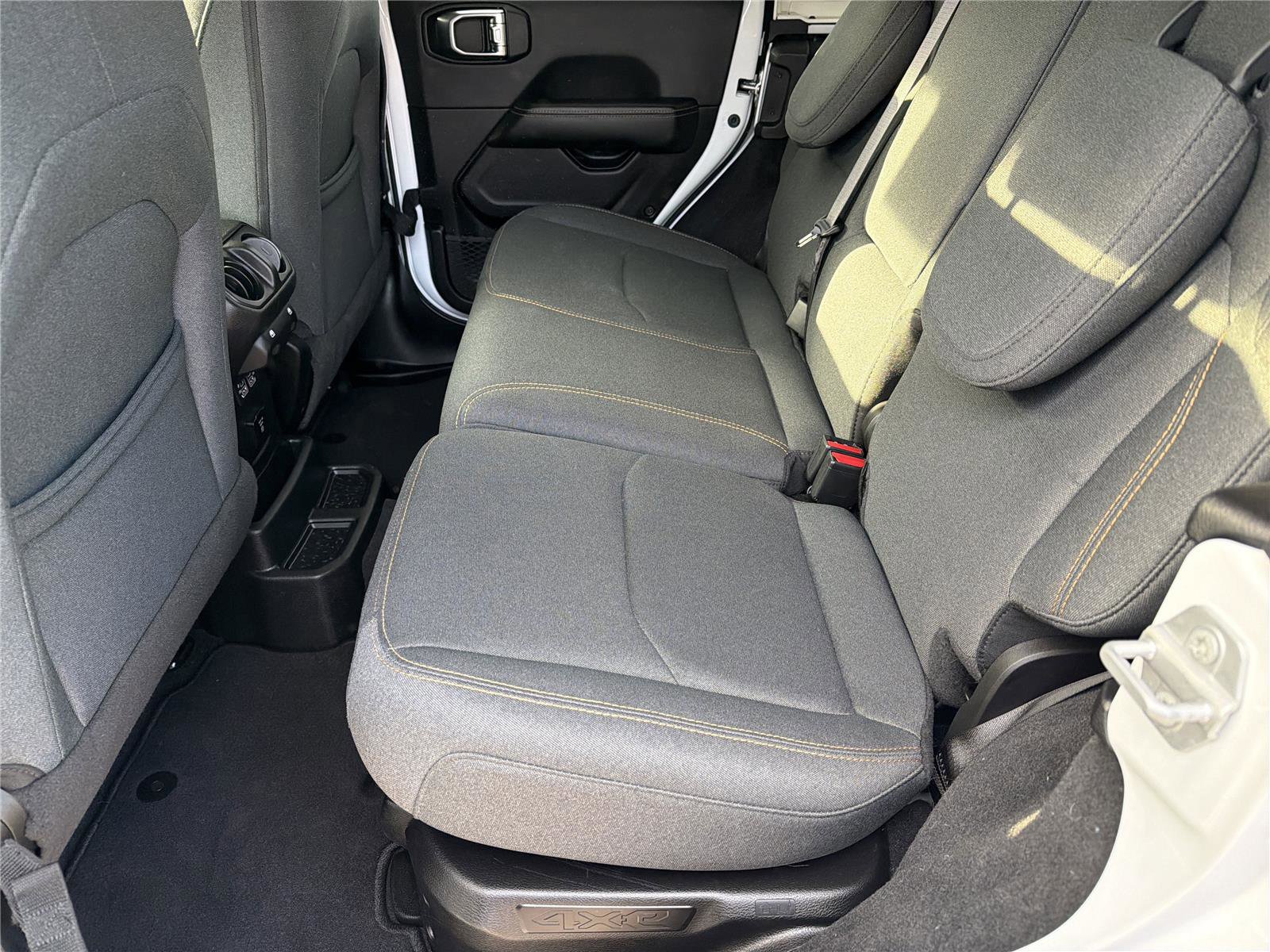 Used 2025 Jeep Wrangler Sahara w/ Safety Group image 21