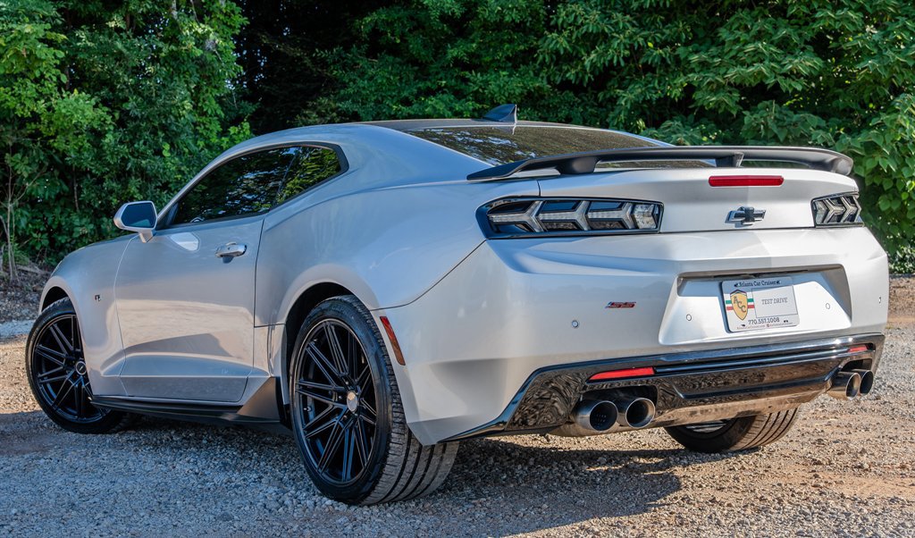Used 2017 Chevrolet Camaro SS RWD image 3