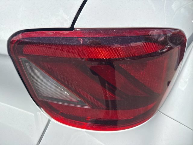 Used 2024 Hyundai Venue SE FWD image 33