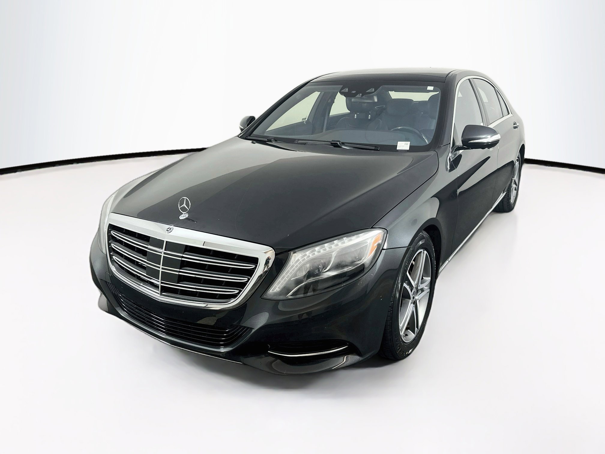 Used 2016 Mercedes-Benz S 550 4MATIC Sedan image 3