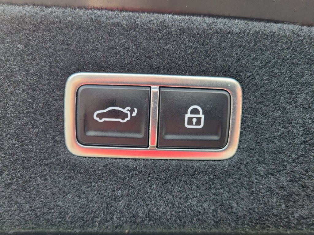 Used 2025 Genesis G90 3.5T AWD/4WD image 36