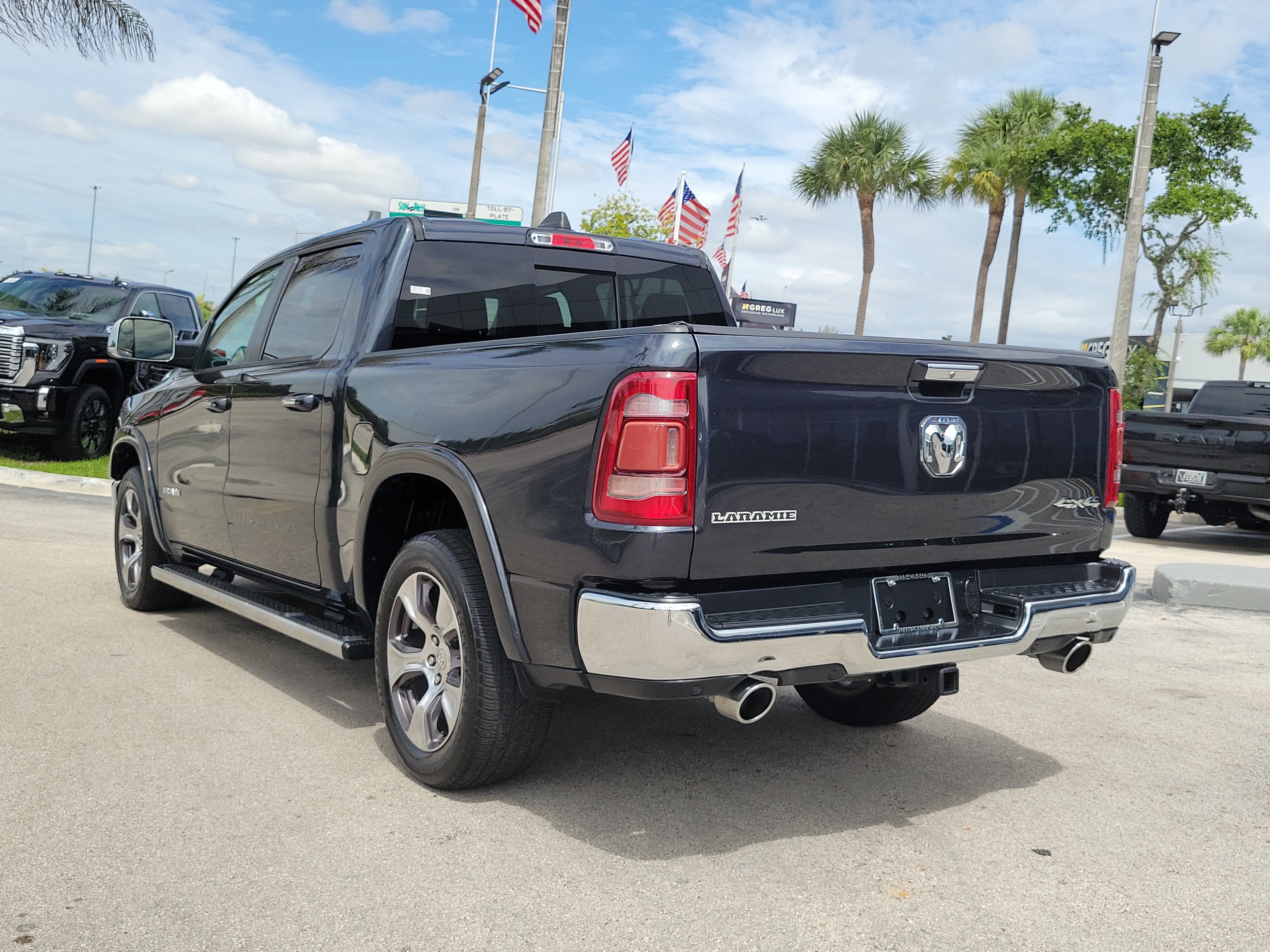 Used 2019 RAM 1500 Laramie AWD/4WD image 7