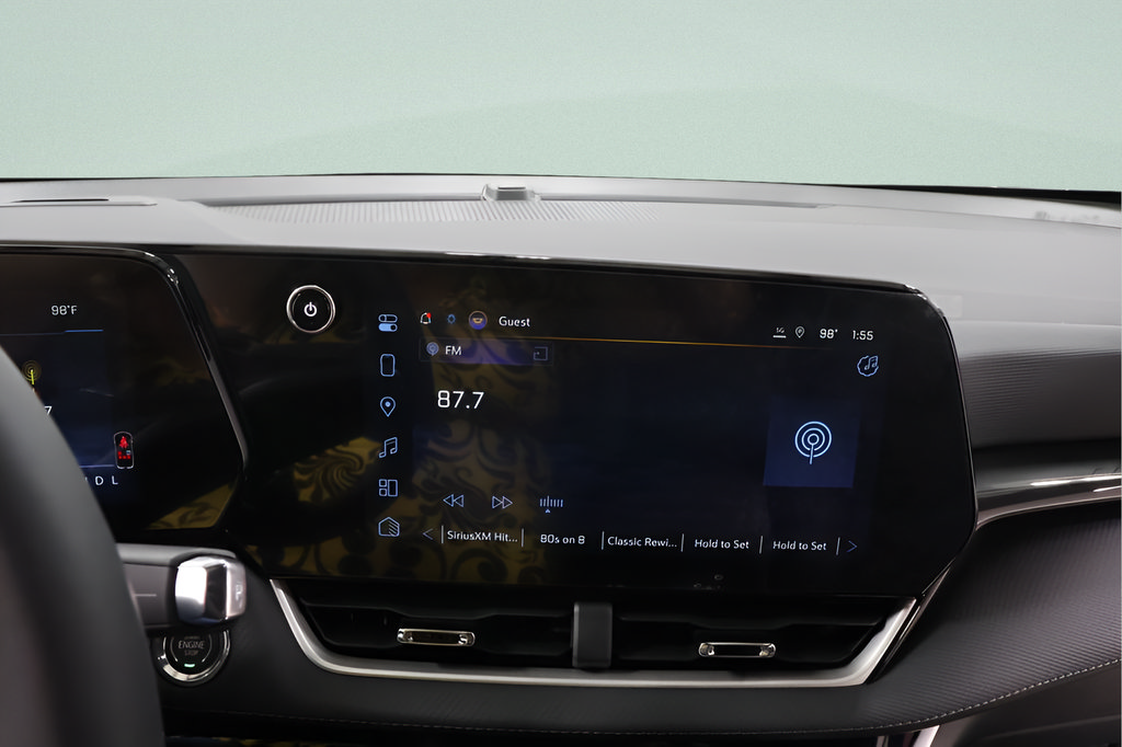 New 2027 Chevrolet Equinox LT w/ Convenience Package II FWD image 11