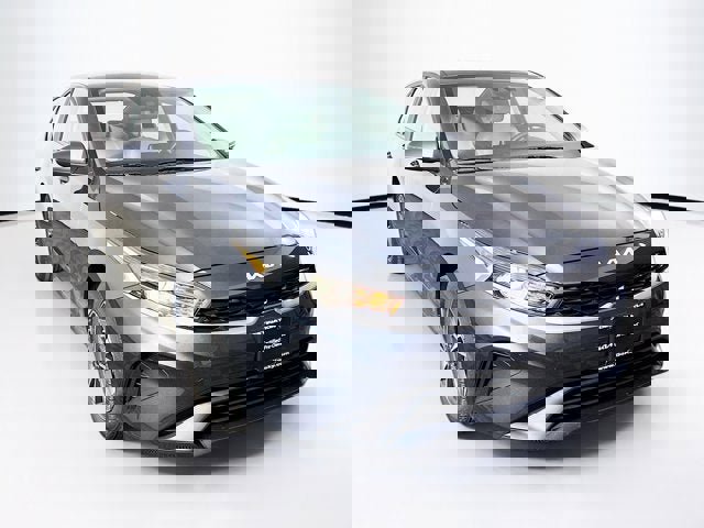 Certified 2023 Kia Forte LXS image 3