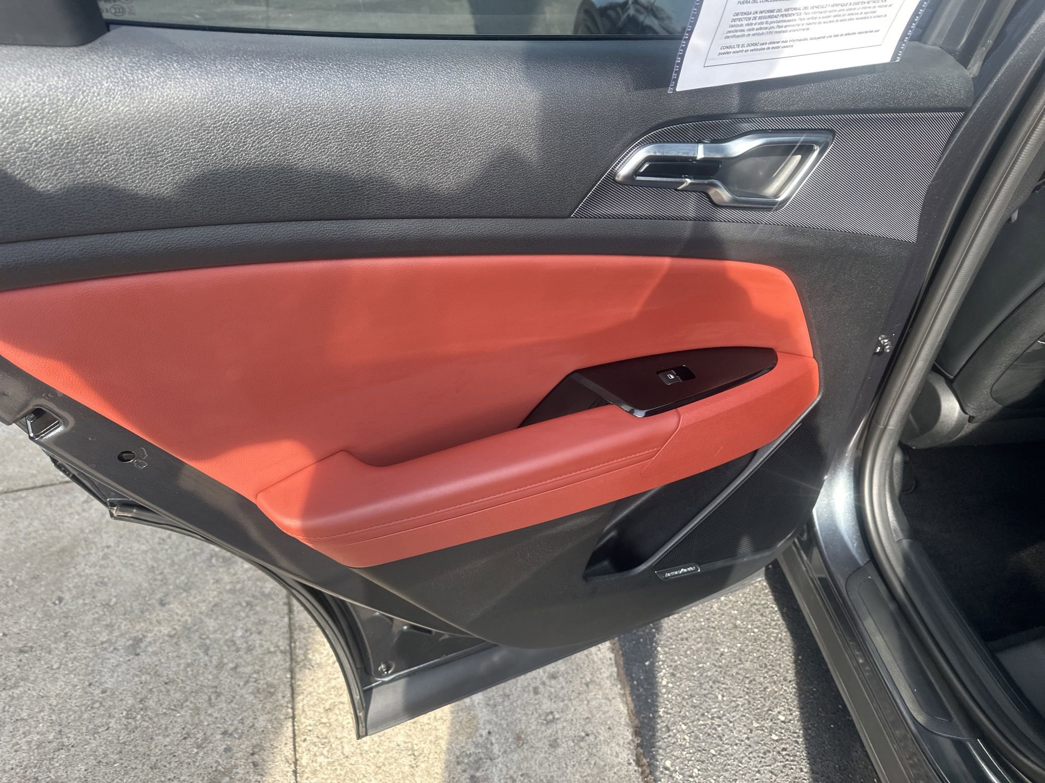 Used 2025 Kia Sportage SX image 21