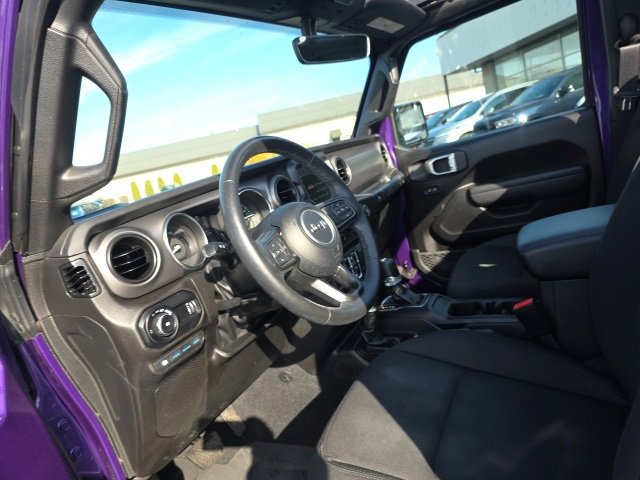 Used 2023 Jeep Wrangler Unlimited w/ Sun & Screen Package image 15