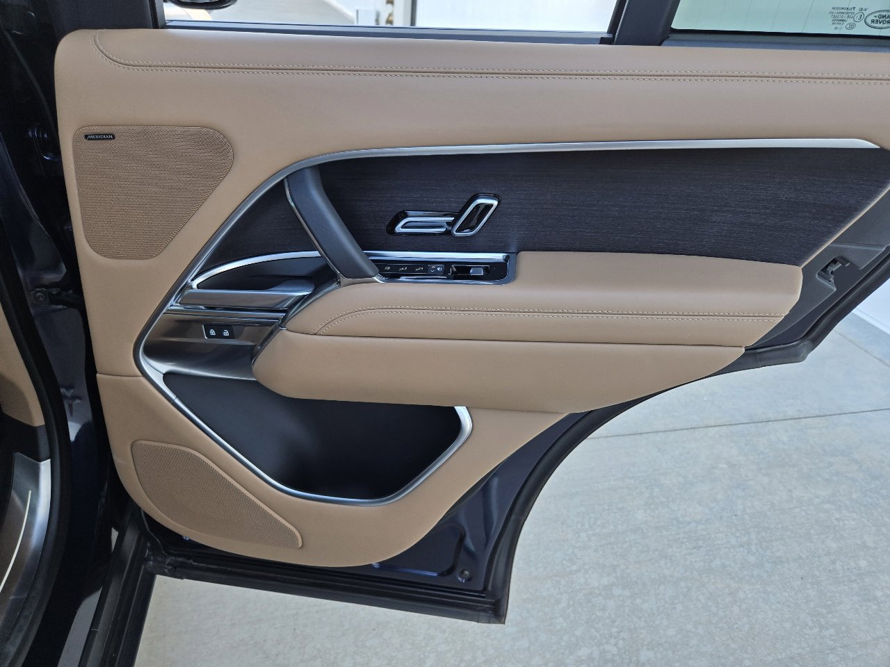 Used 2023 Land Rover Range Rover SE image 53