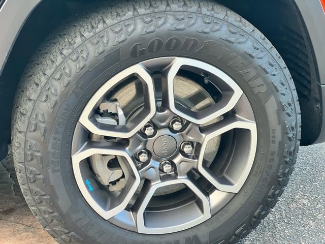 Used 2022 Jeep Grand Cherokee Trailhawk w/ Advanced Protech Group II image 22