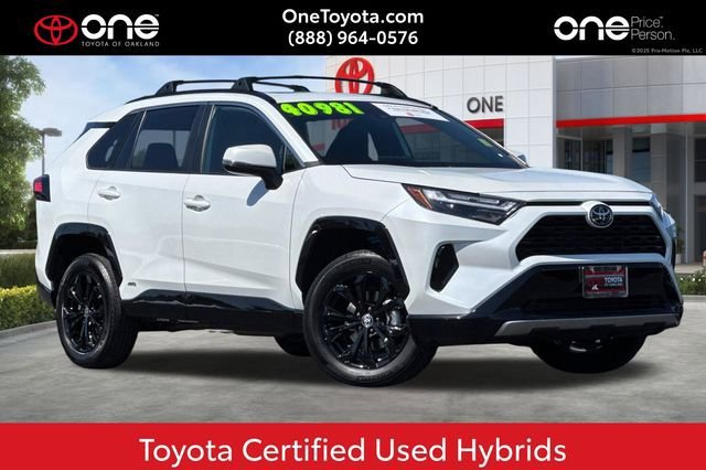 Used 2025 Toyota RAV4 SE w/ Convenience Package AWD/4WD image 1