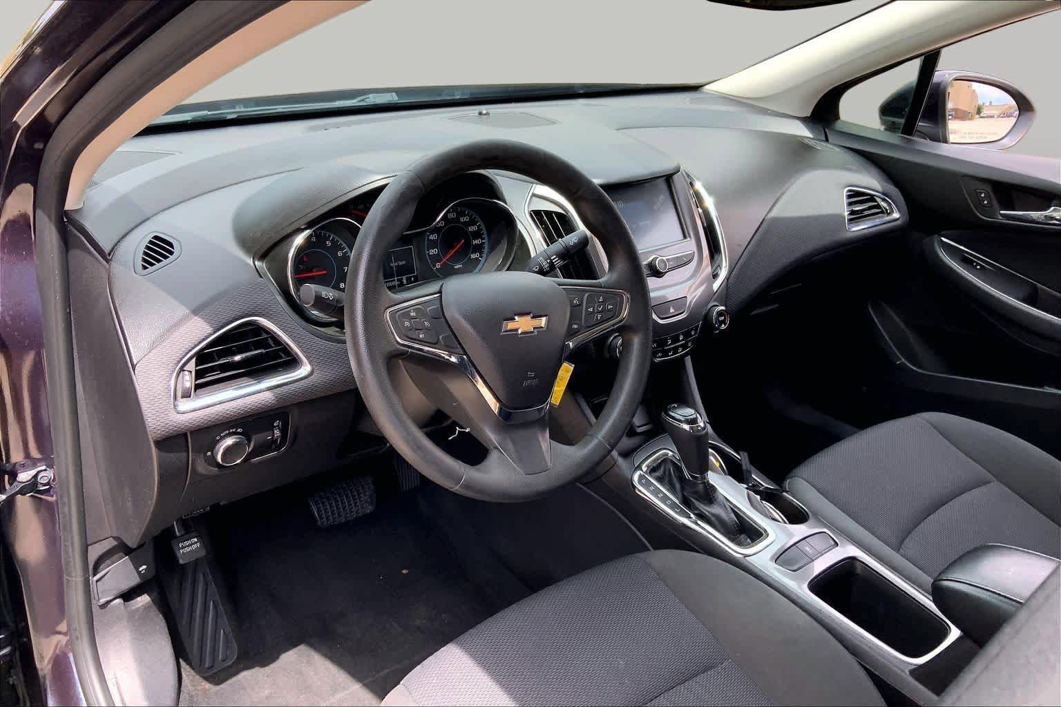 Used 2016 Chevrolet Cruze LT FWD image 17