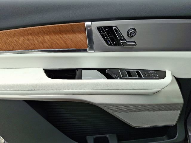 New 2026 Cadillac Vistiq Luxury w/ LPO, Floor Liner Package AWD/4WD image 7