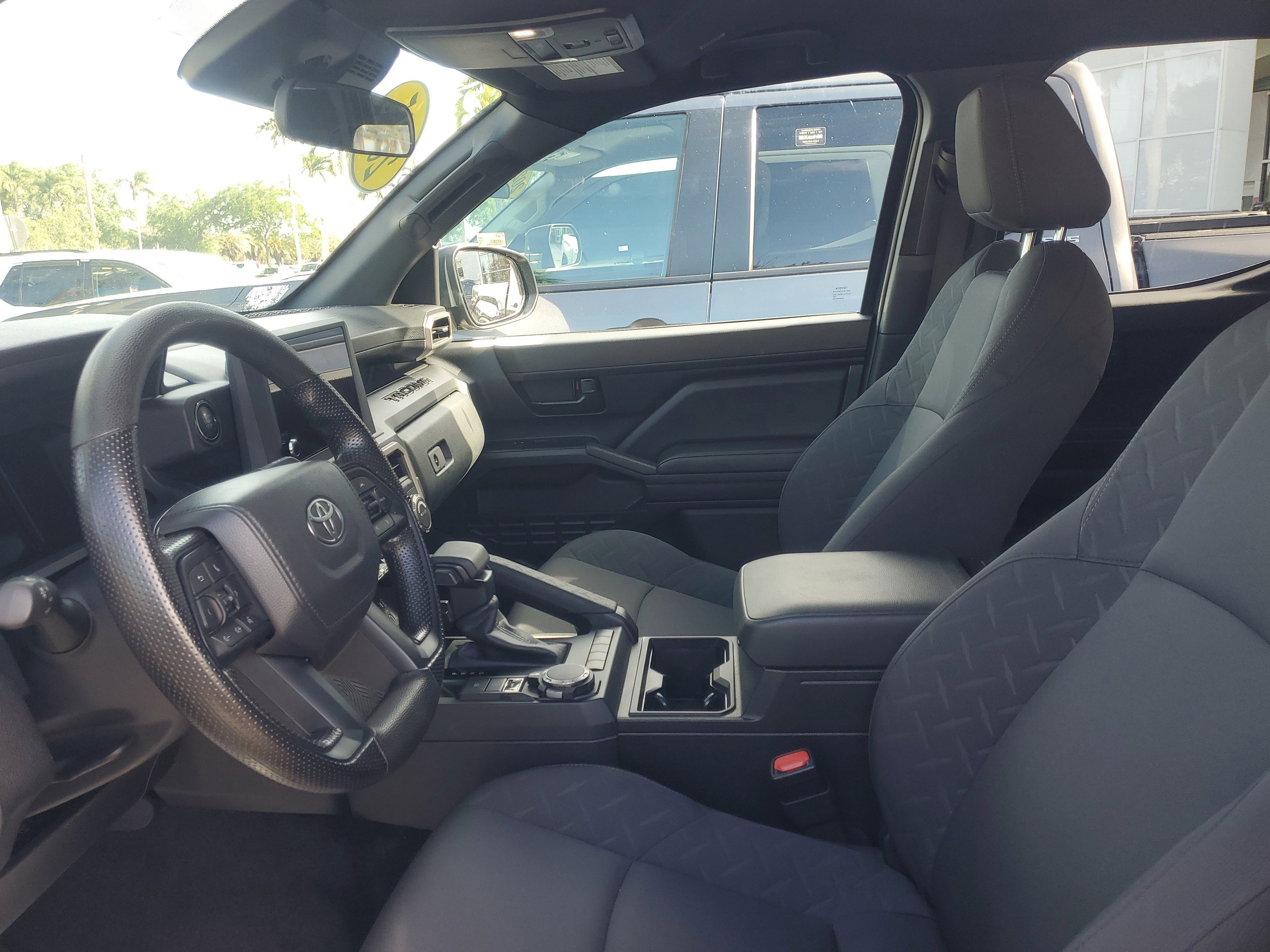 Used 2025 Toyota Tacoma SR AWD/4WD image 10