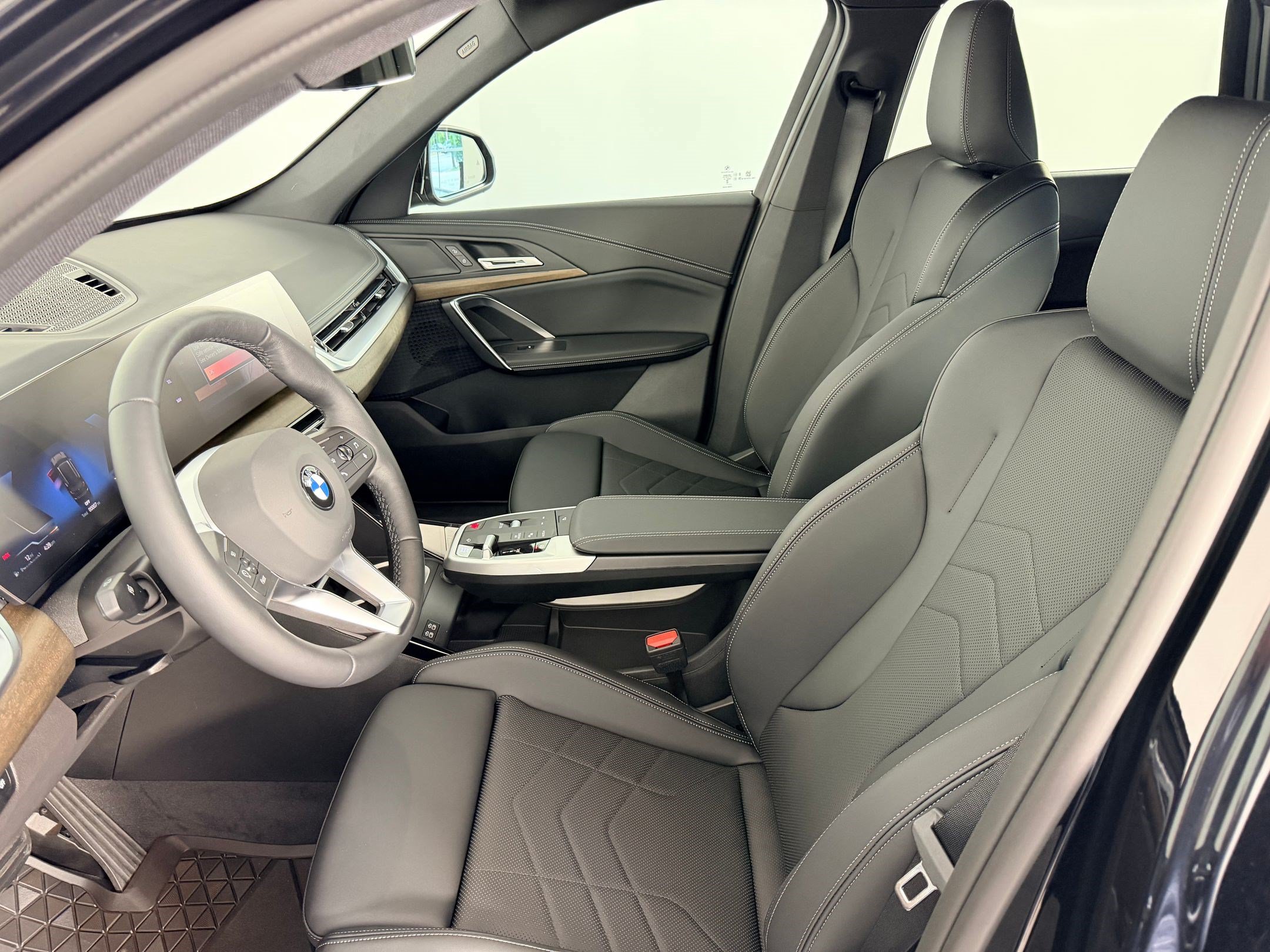 New 2026 BMW X1 xDrive28i w/ Convenience Package AWD/4WD image 5
