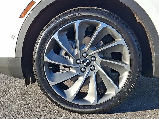 Used 2021 Lincoln Nautilus Reserve w/ Equipment Group 201A image 8