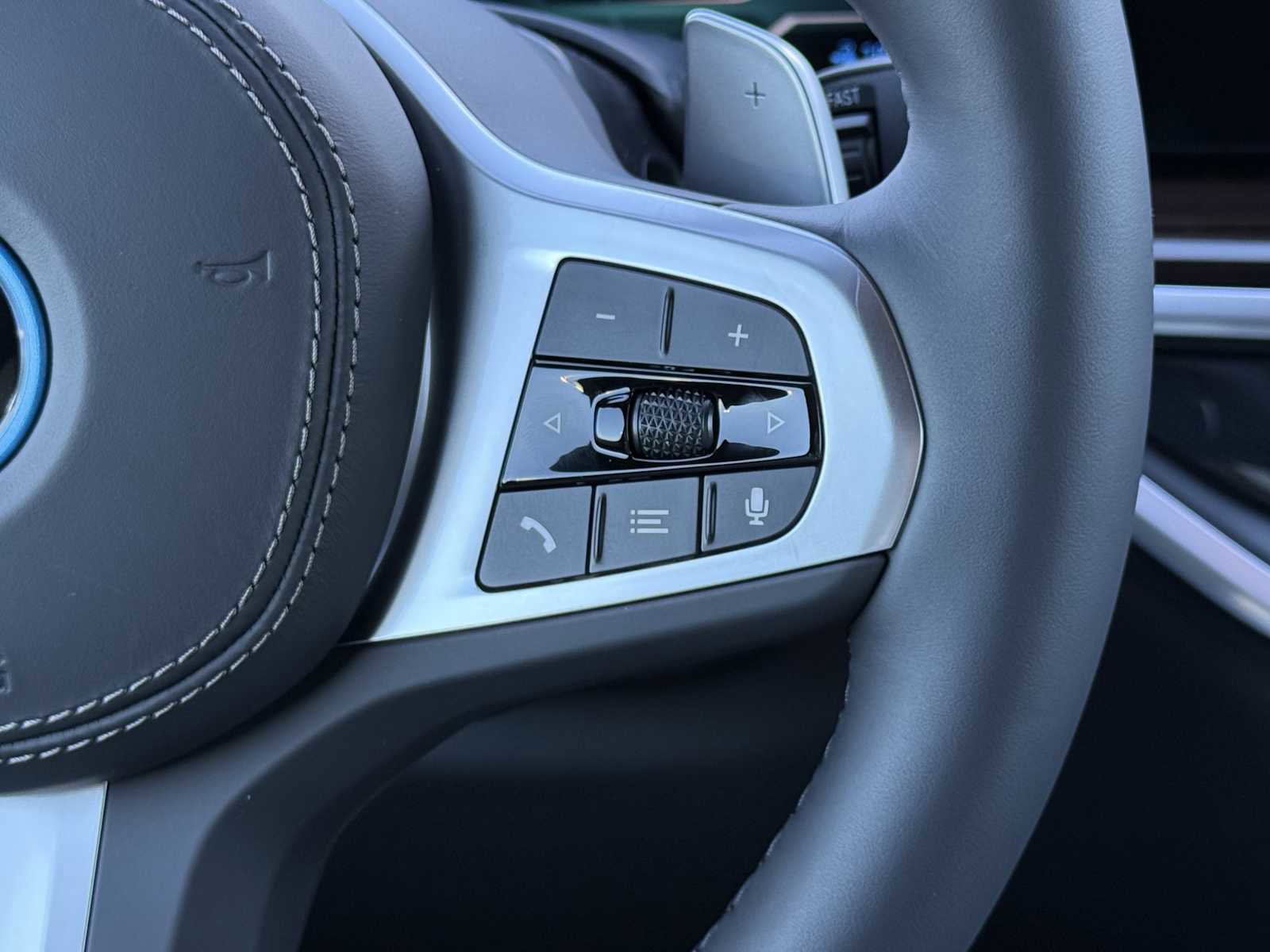 New 2026 BMW X5 xDrive50e w/ Executive Package image 17