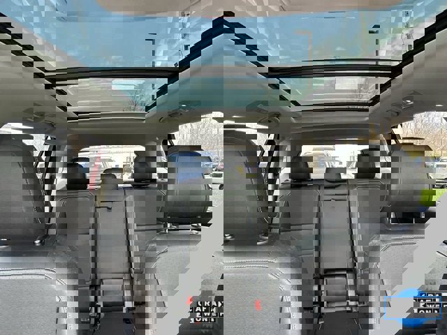 Used 2021 Volkswagen Tiguan SE w/ Panoramic Sunroof Package image 24