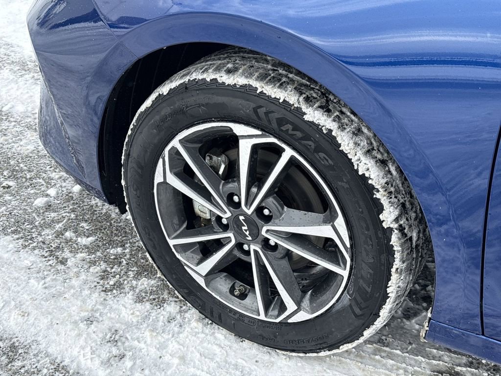 Used 2022 Kia Forte LXS image 18