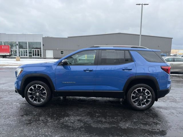 Used 2025 GMC Terrain Elevation w/ Elevation Premium Package image 4