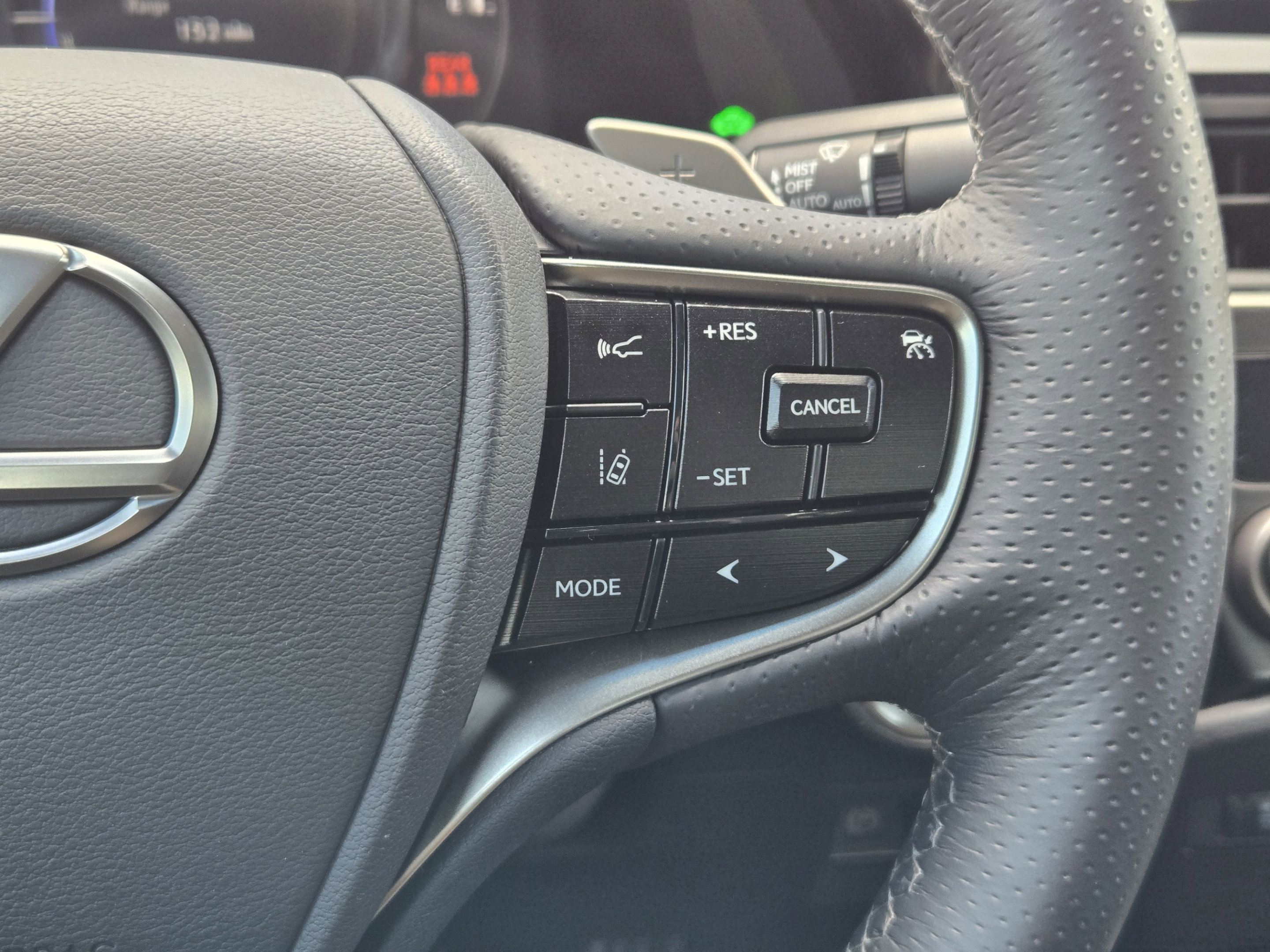 Certified 2024 Lexus ES 300h F Sport w/ Accessory Package (Z2) FWD image 29