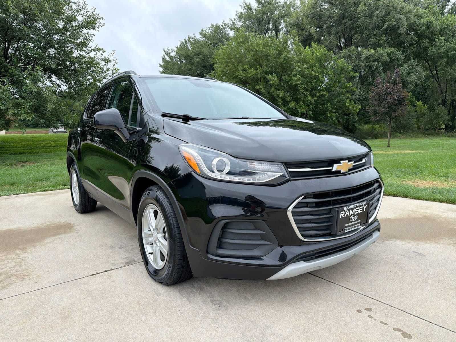 Used 2019 Chevrolet Trax LT w/ LT Convenience Package FWD image 8