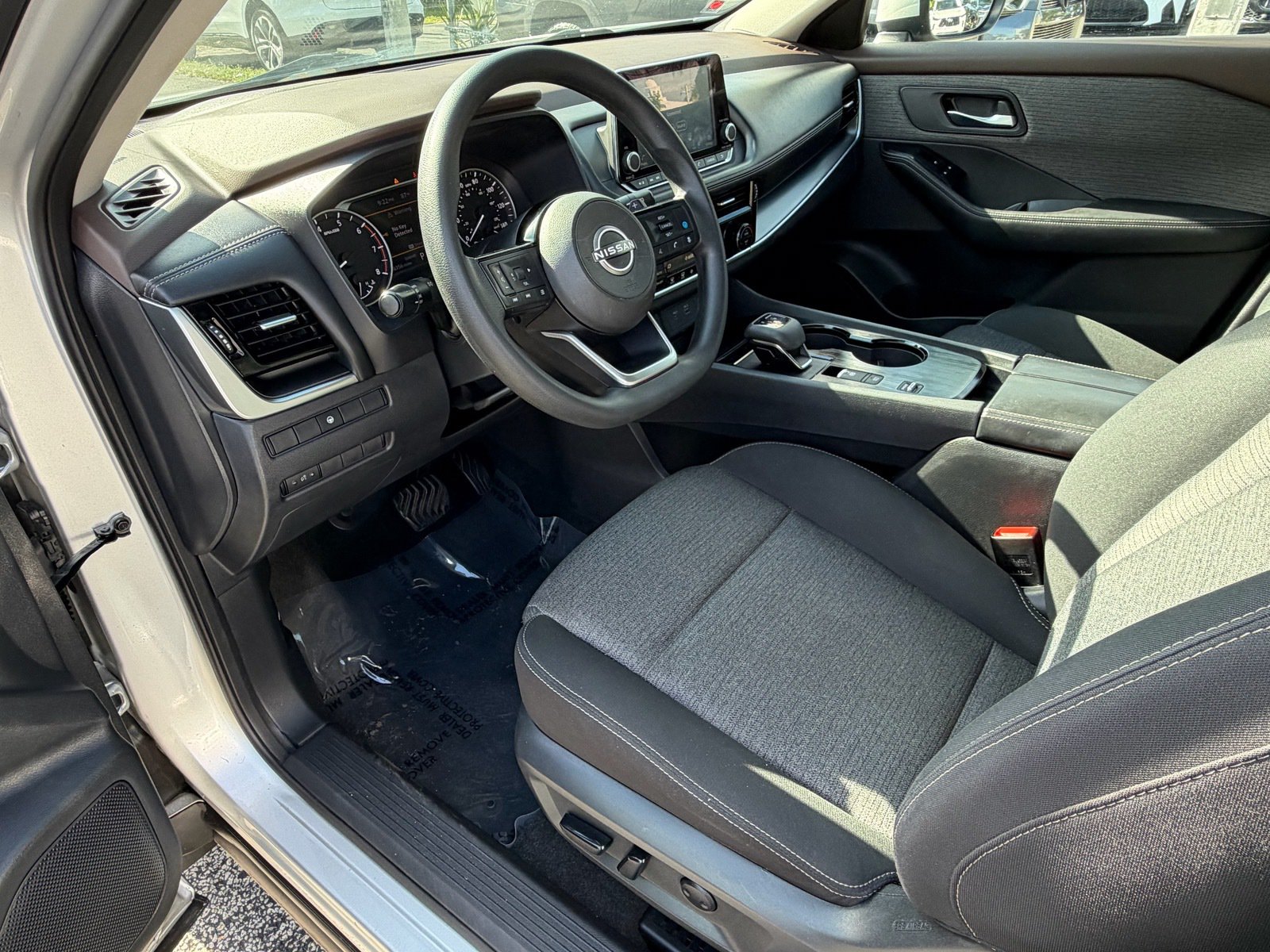Certified 2022 Nissan Rogue SV FWD image 13