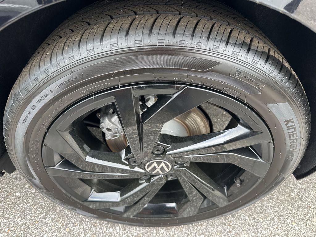 New 2026 Volkswagen Jetta SE FWD image 12