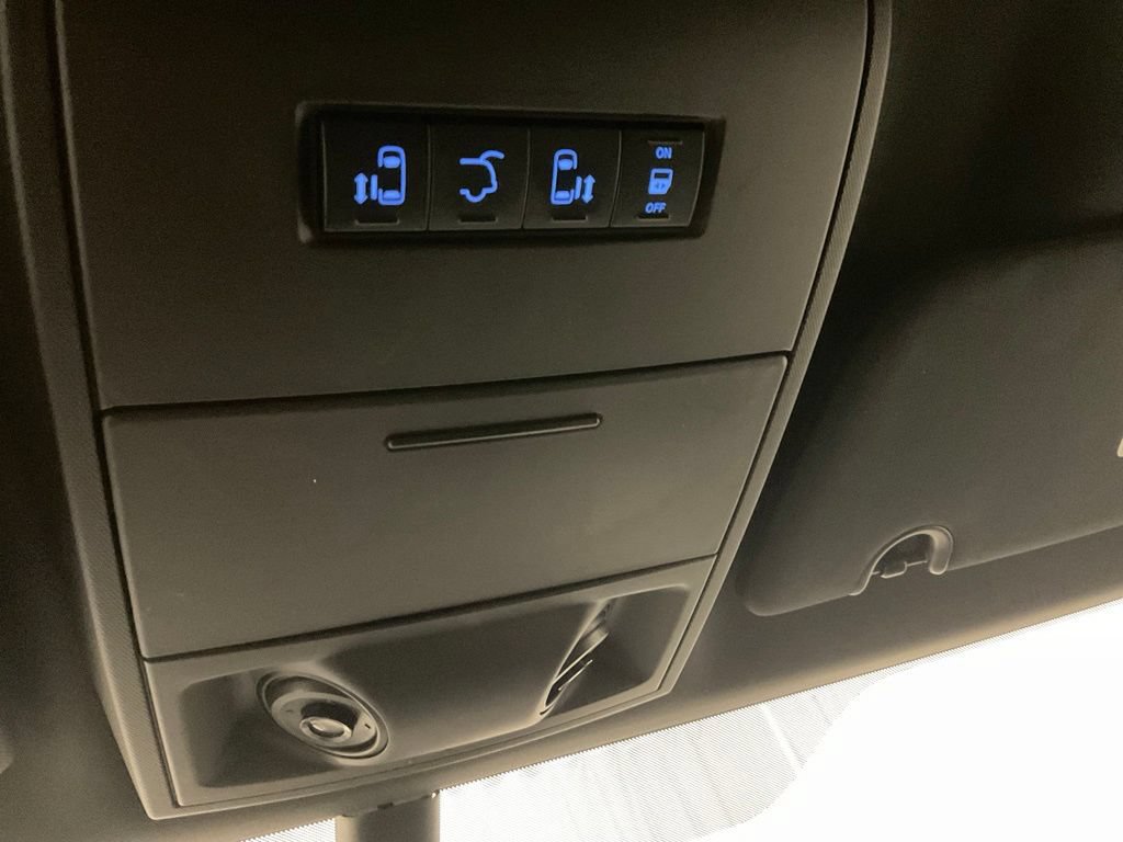 Used 2018 Dodge Grand Caravan GT FWD image 17