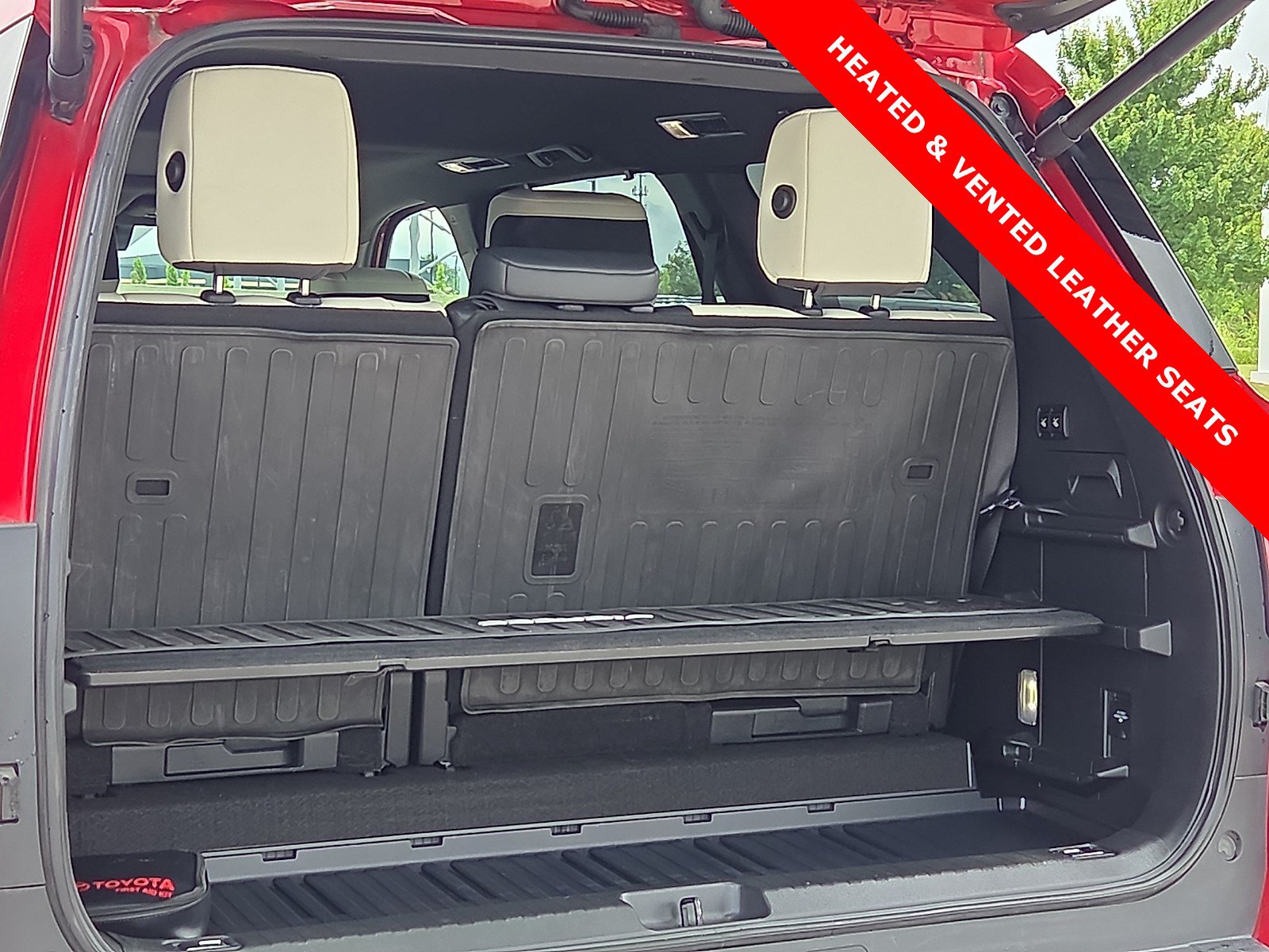 Used 2023 Toyota Sequoia Capstone AWD/4WD image 9