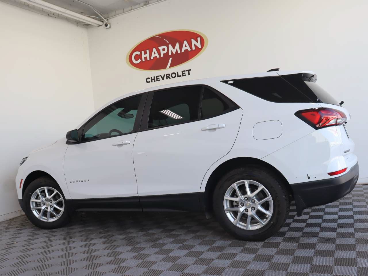 Certified 2023 Chevrolet Equinox LS w/ LS Convenience Package FWD image 3