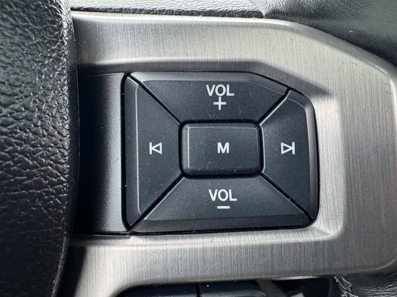 Used 2017 Ford F150 Platinum w/ Equipment Group 701A Luxury image 16