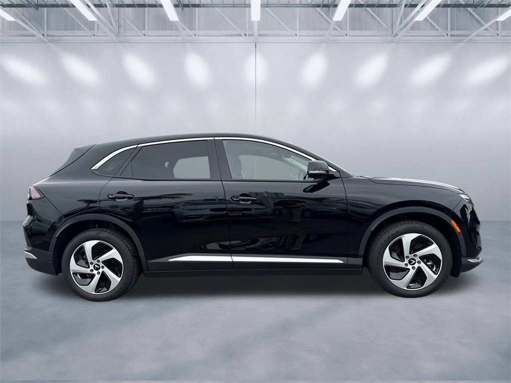 New 2025 VinFast VF 8 Eco image 3