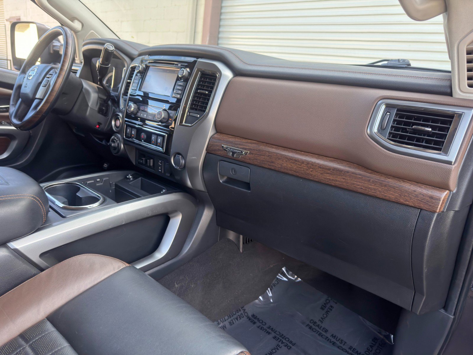 Used 2017 Nissan Titan Platinum Reserve AWD/4WD image 12
