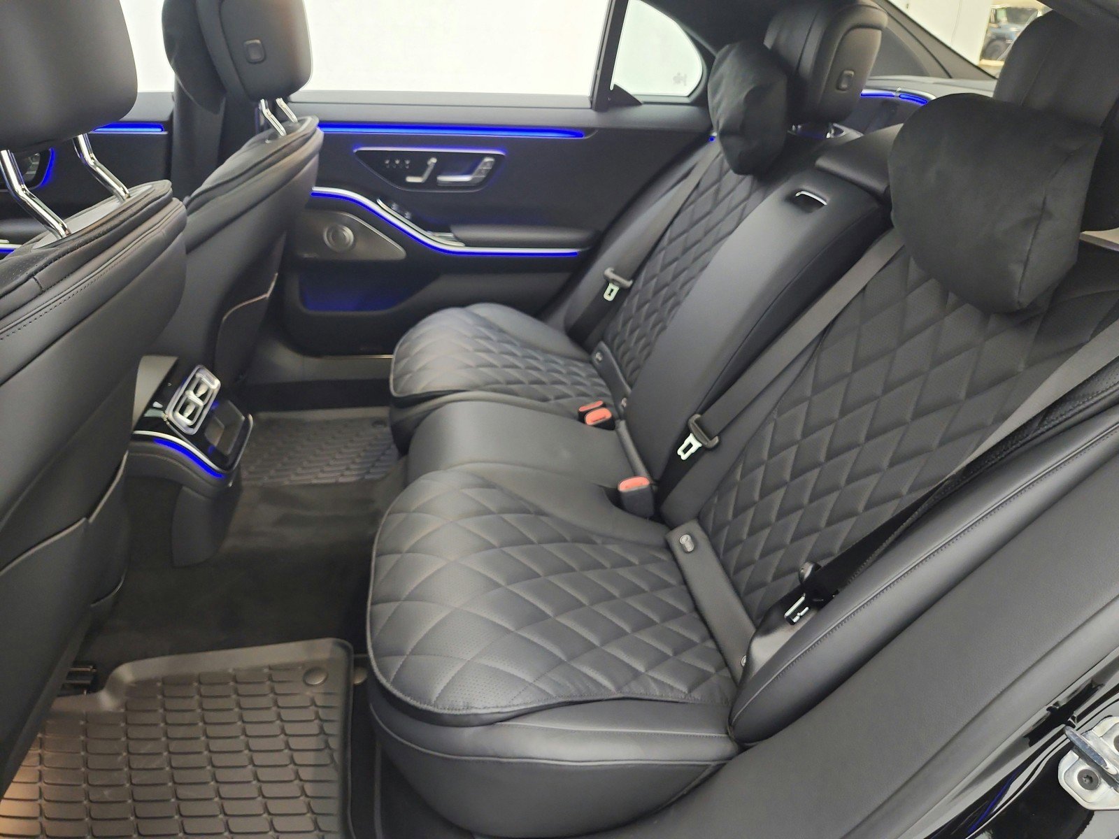 New 2026 Mercedes-Benz S 580 4MATIC Sedan image 11