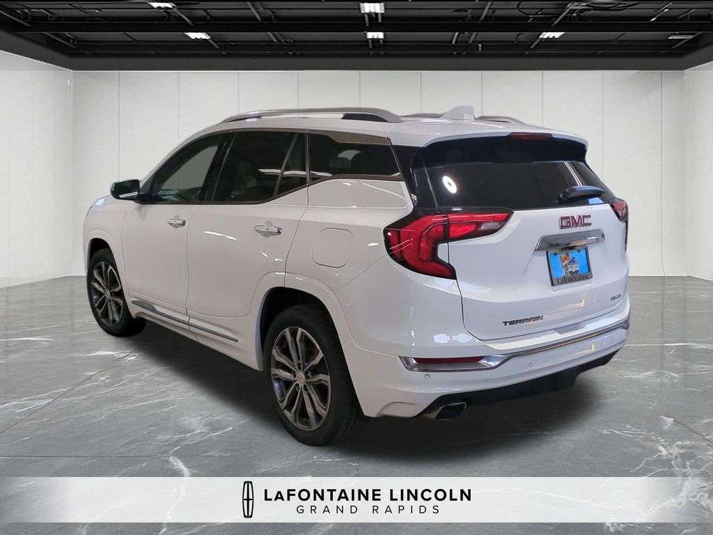 Used 2020 GMC Terrain Denali w/ Denali Premium Package image 3