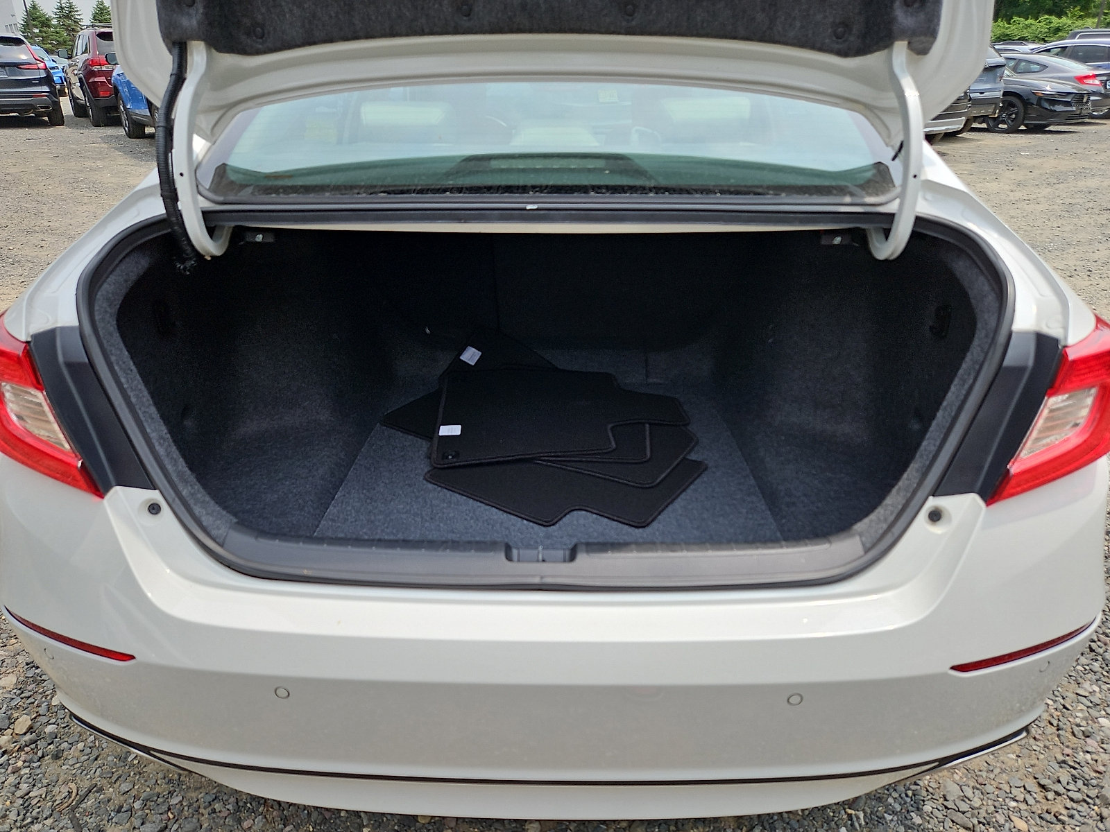 Used 2018 Honda Accord Touring image 33