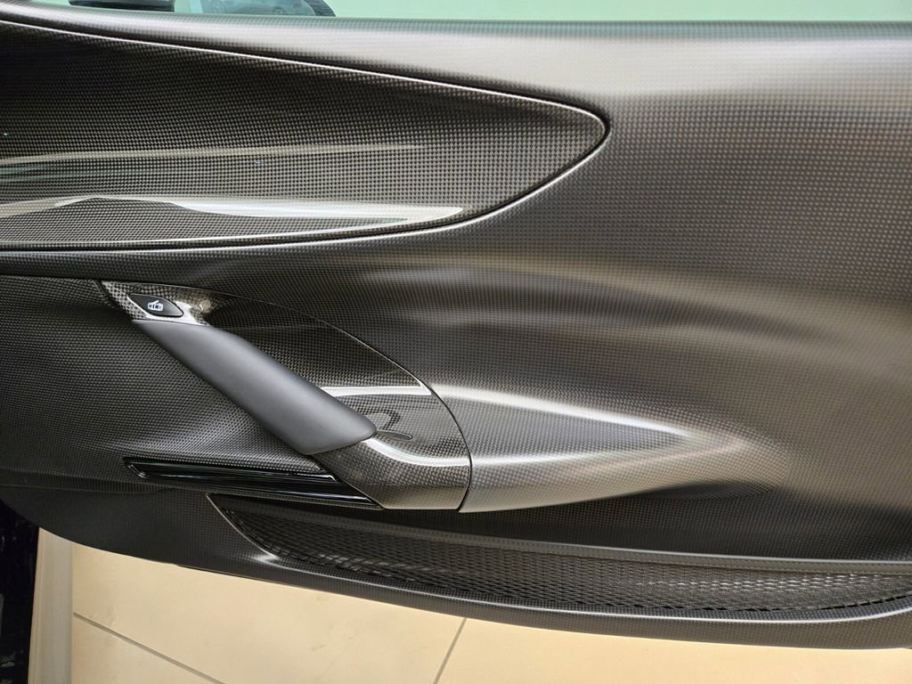 Used 2022 Ferrari SF90 Stradale AWD/4WD image 26